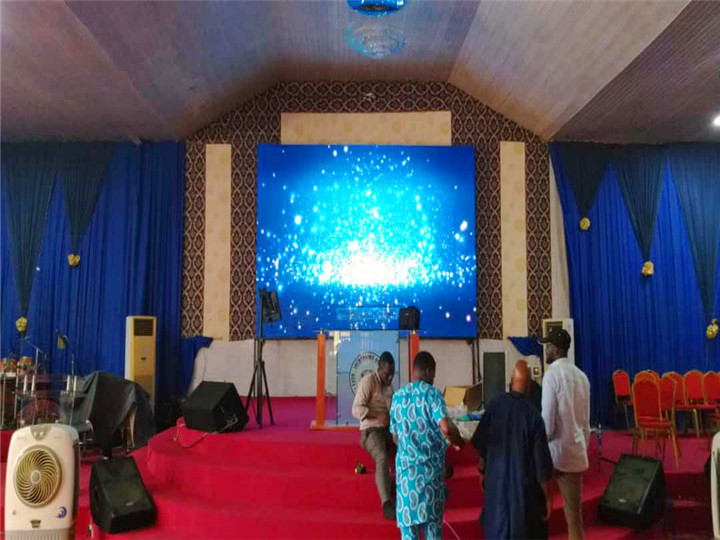Tường video LED dịch vụ phía trước trong nhà P6 ở Nigeria